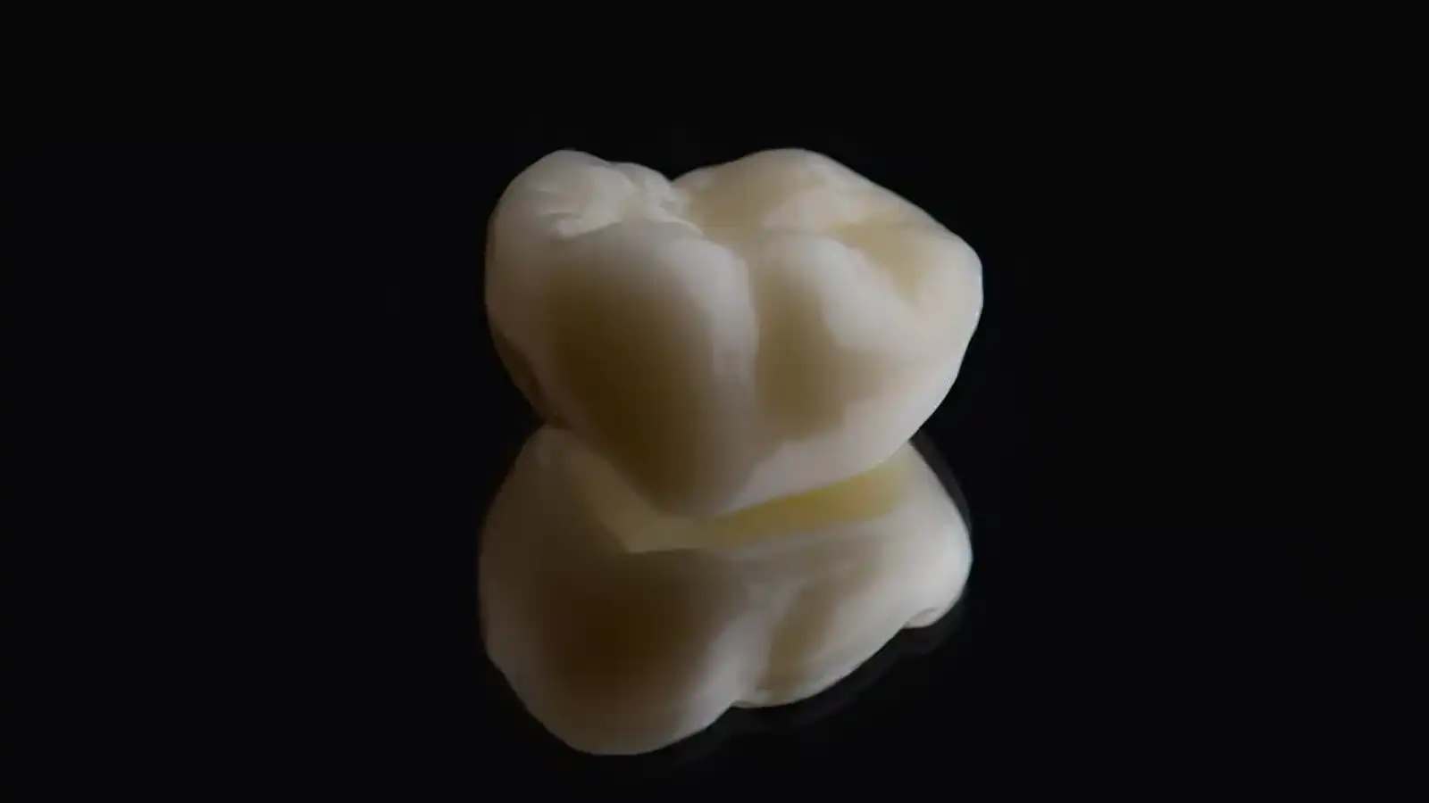 Zirconium Crowns: Why Choose Them Over Porcelain?